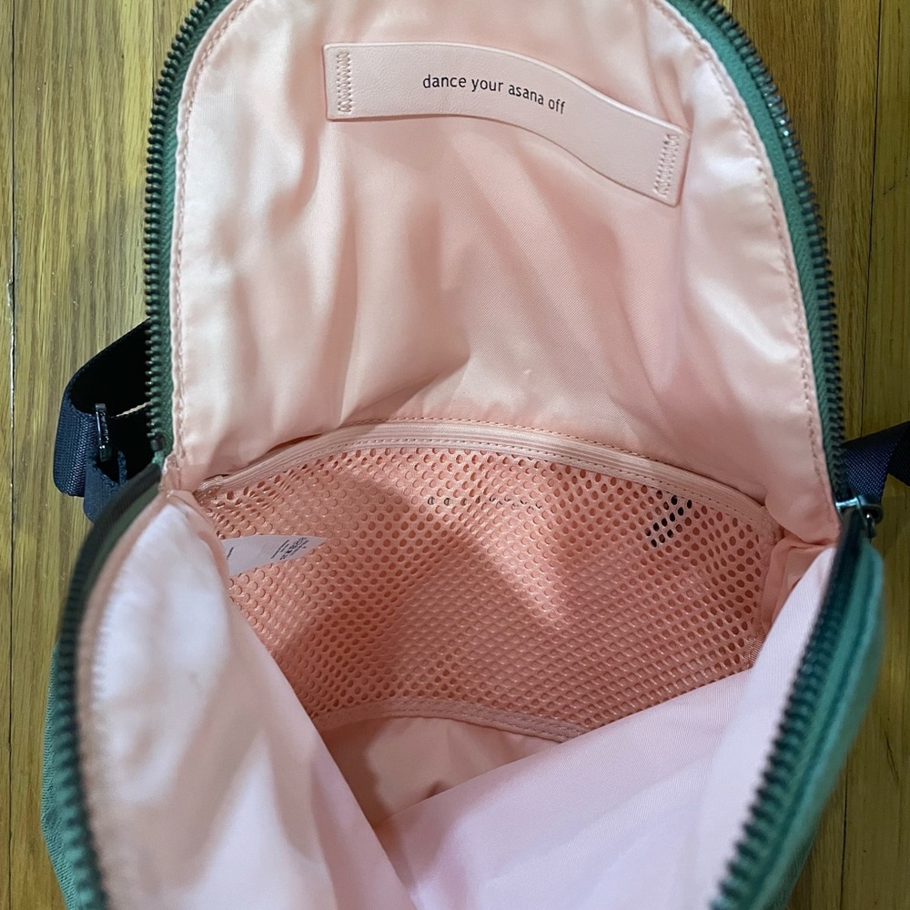 LULULEMON Travel Crossbody Bag